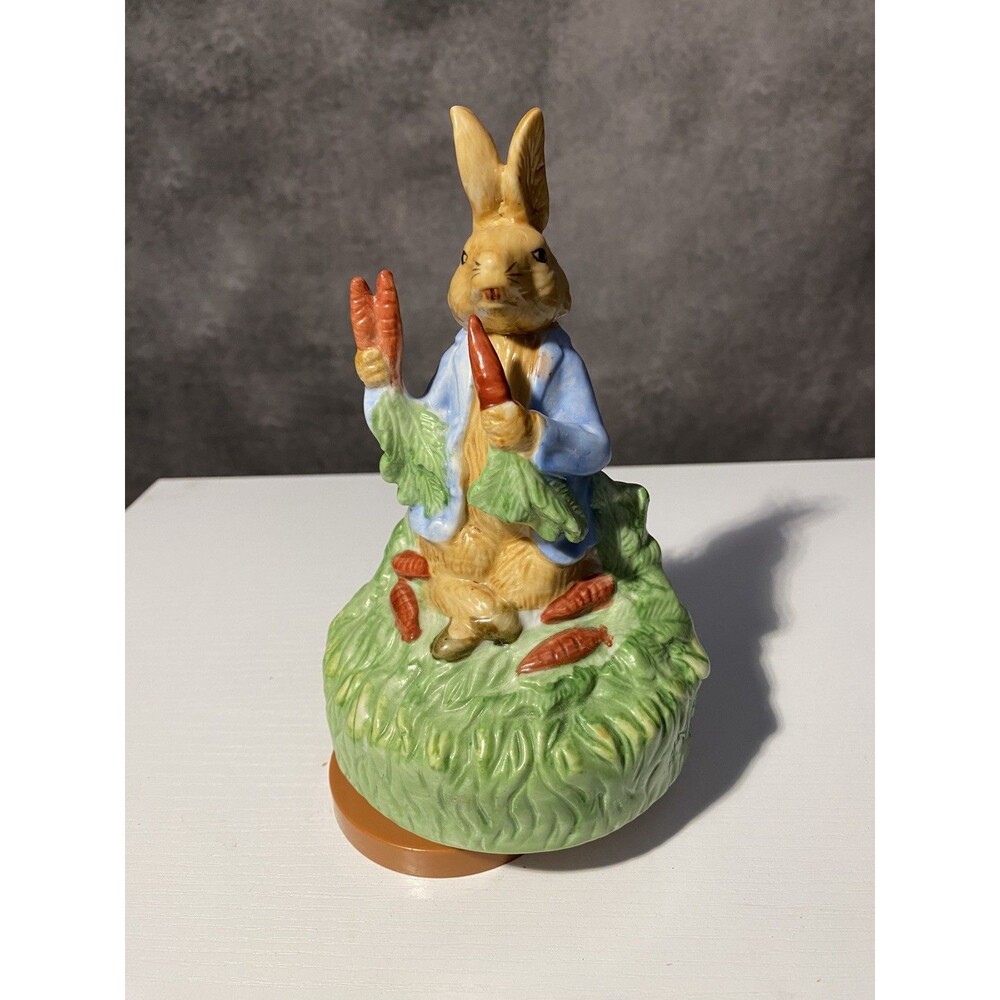 Vintage Schmid Beatrix Potter Peter Rabbit Musical Figurine Eating Carrots